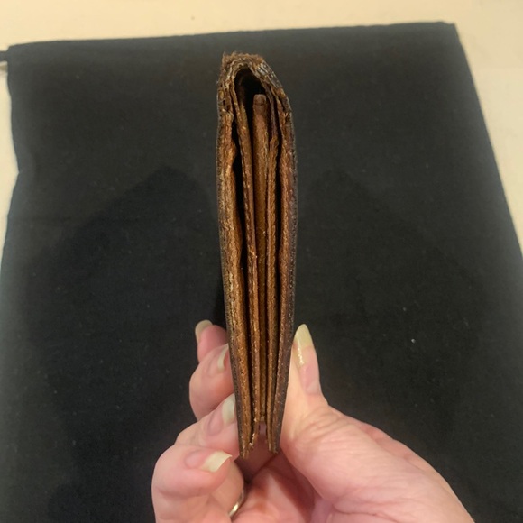 Louis Vuitton bifold monogram wallet - Picture 4 of 15